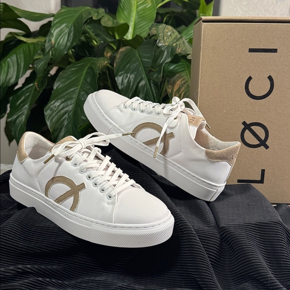 LØCIPremium Sustainable White Low-Top Sneakers Men'sEU 43 / US 10.5Unisex